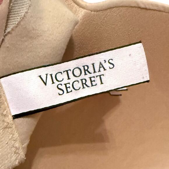 Victoria's Secret Cream Bra - Picture 5 of 7